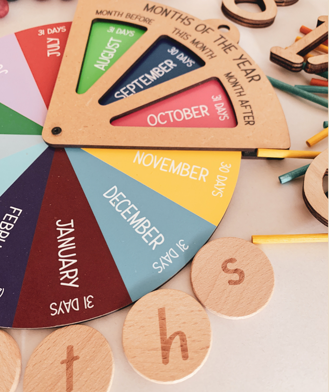 Reloj giratorio DIY - Meses del año - Herramienta digital para niños