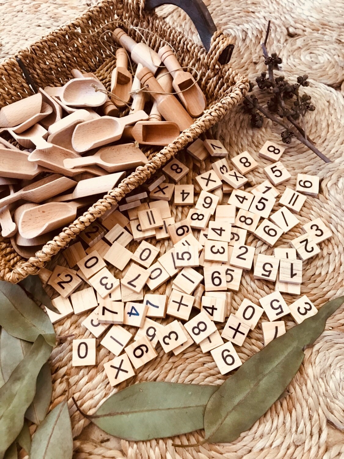 Wooden Number Tiles – 100 Pieces: Educational tool with 100 wooden number tiles, great for counting, math games, and early learning activities.