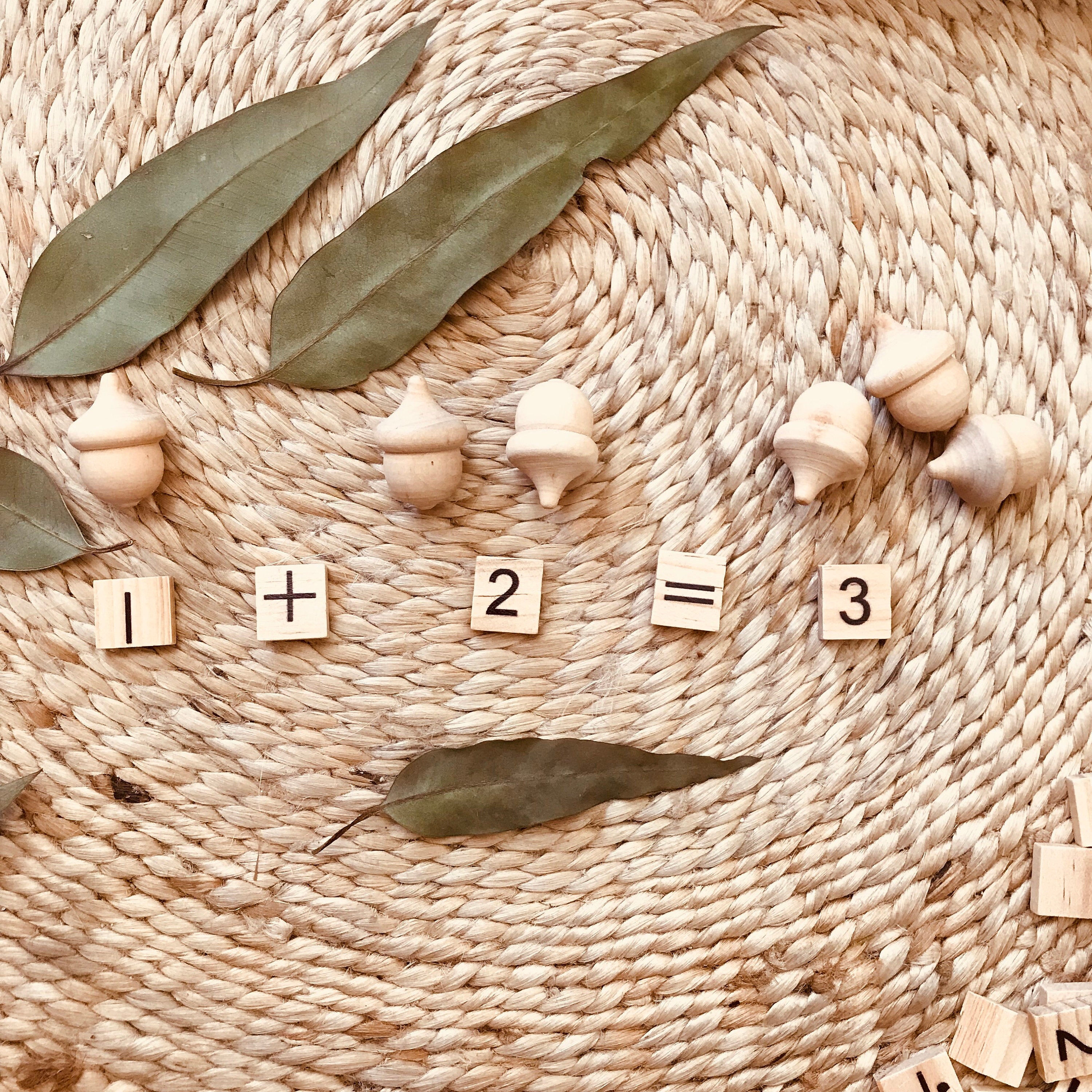 Wooden Number Tiles – 100 Pieces: Educational tool with 100 wooden number tiles, great for counting, math games, and early learning activities.
