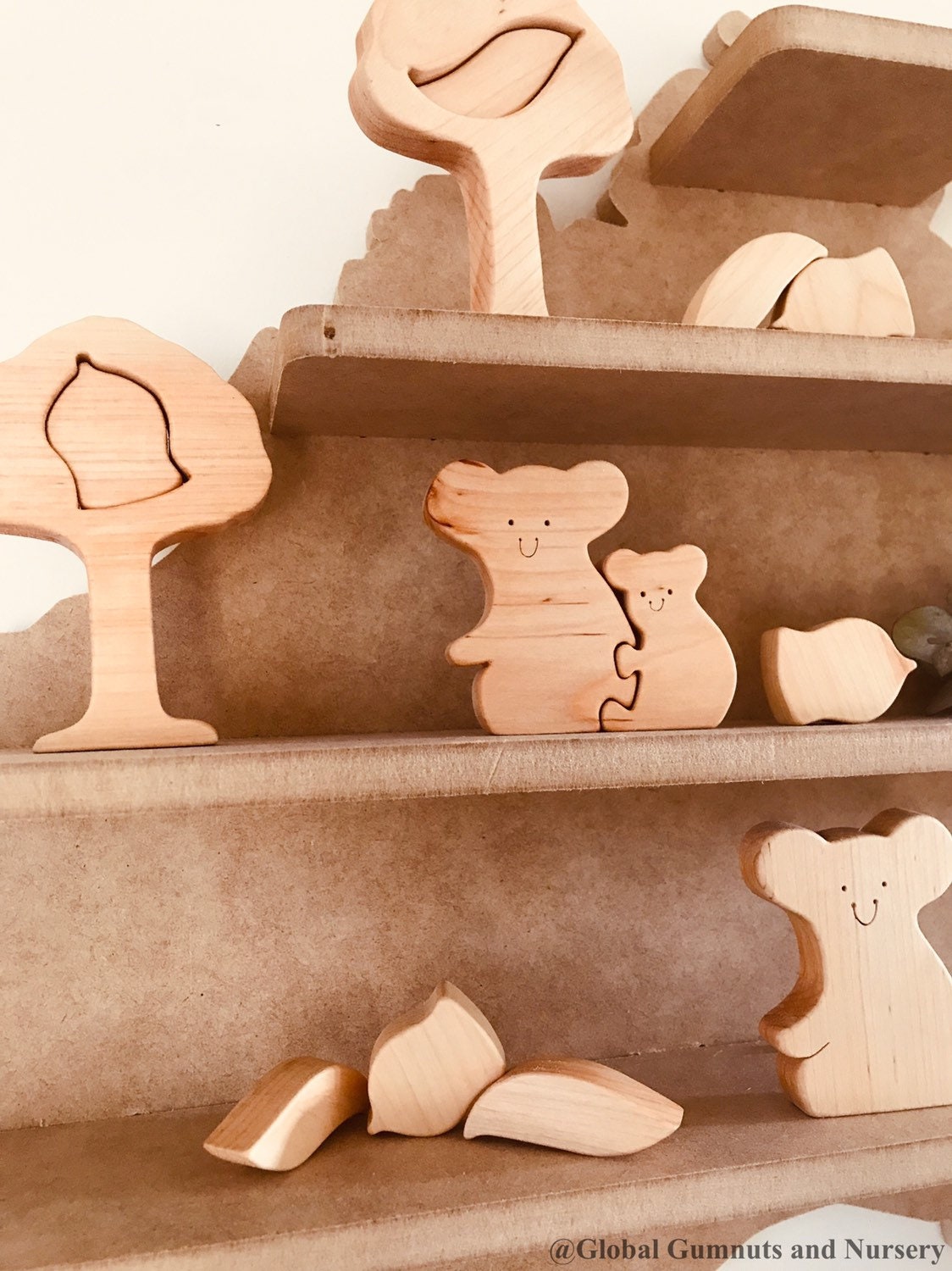 Wooden Koala & Gumnut Puzzle Set: 13-piece wooden puzzle featuring an Australian koala and gumnut design, perfect for children.