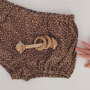 Natural decor item, designed for display or photography purposes only.