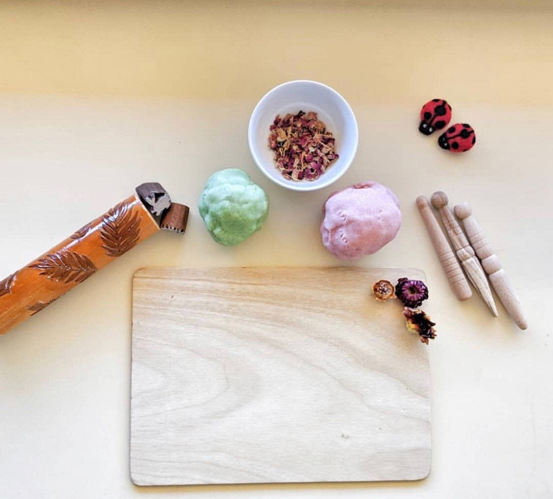 Wooden Craft Tools Set: Three-piece set for sensory play and modelling.