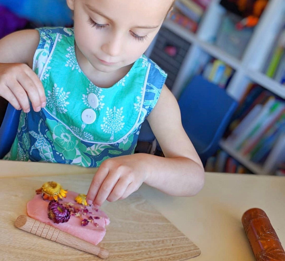 Wooden Craft Tools Set: Three-piece set for sensory play and modelling.