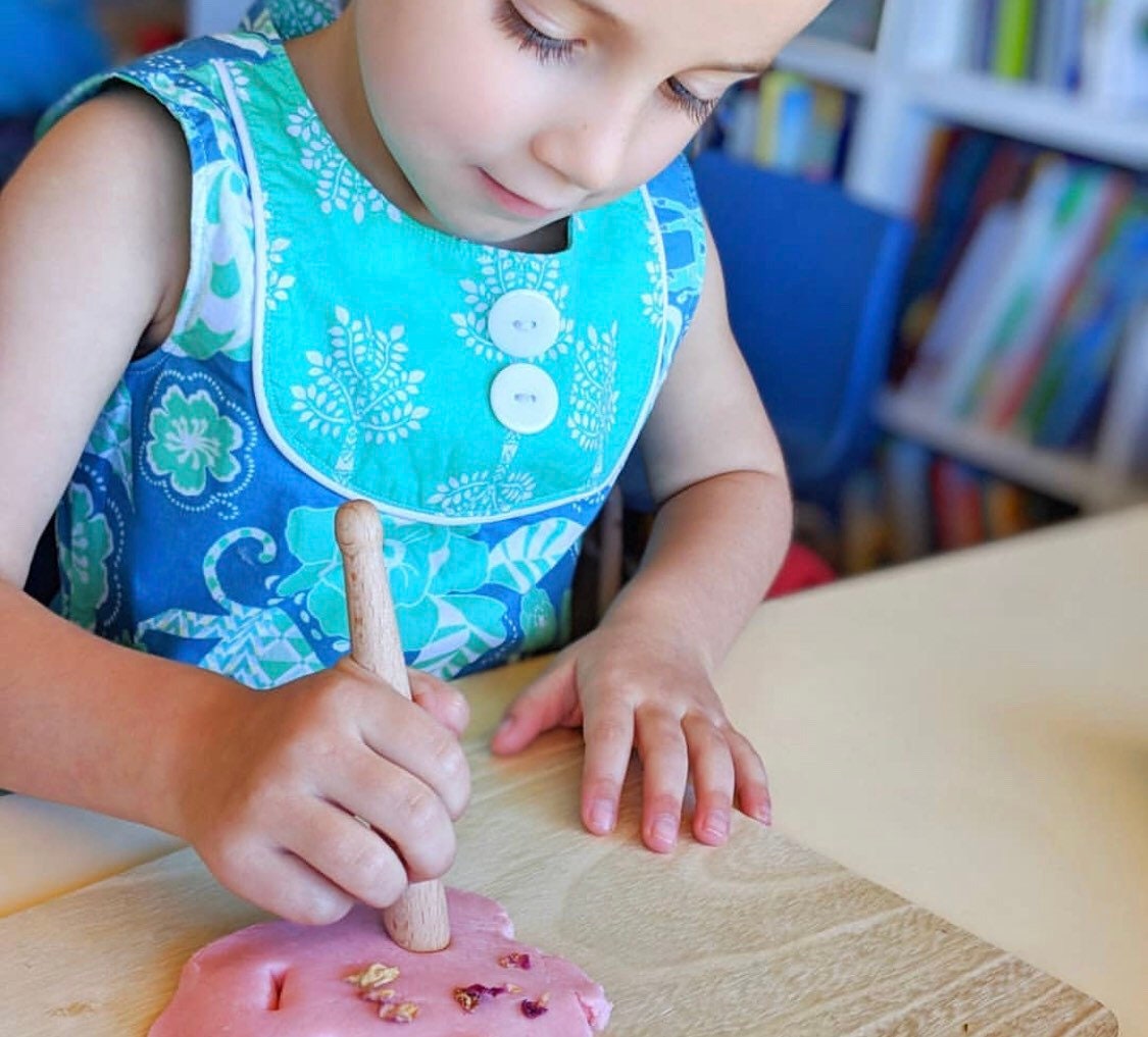 Wooden Craft Tools Set: Three-piece set for sensory play and modelling.