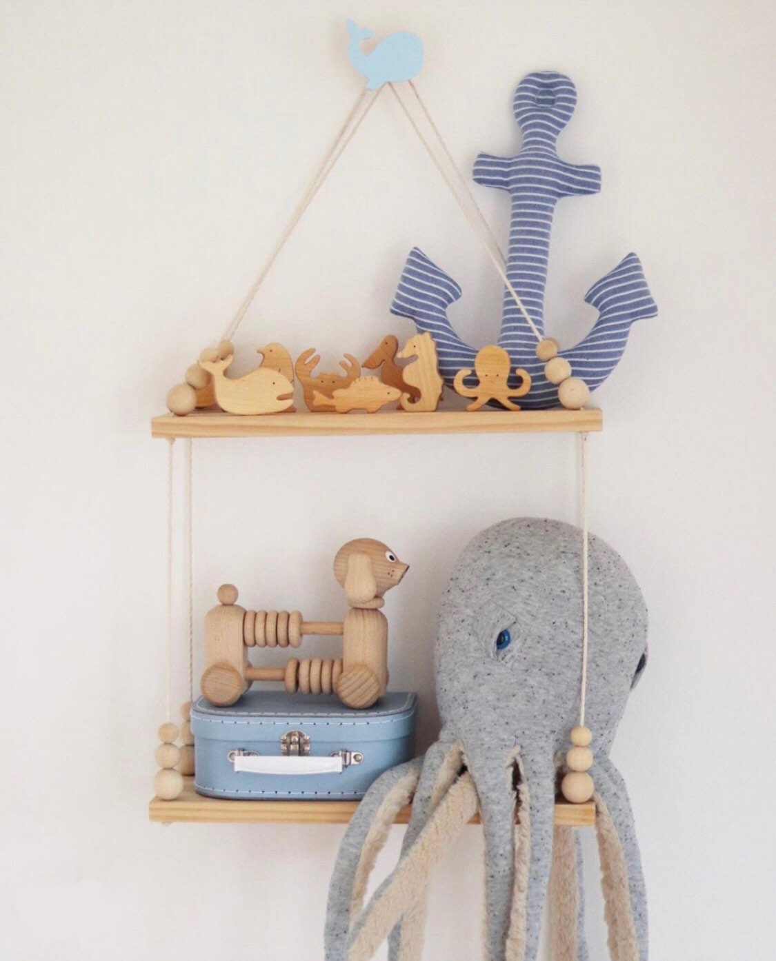 Wooden Ocean Sea Animals Set: Ocean-themed wooden animals, including fish and sharks.