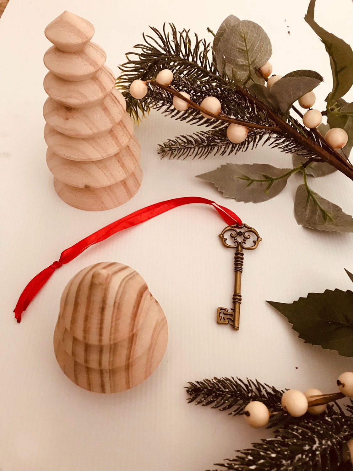 kids wooden view finder: nature exploration tool for observing clouds and leaves.