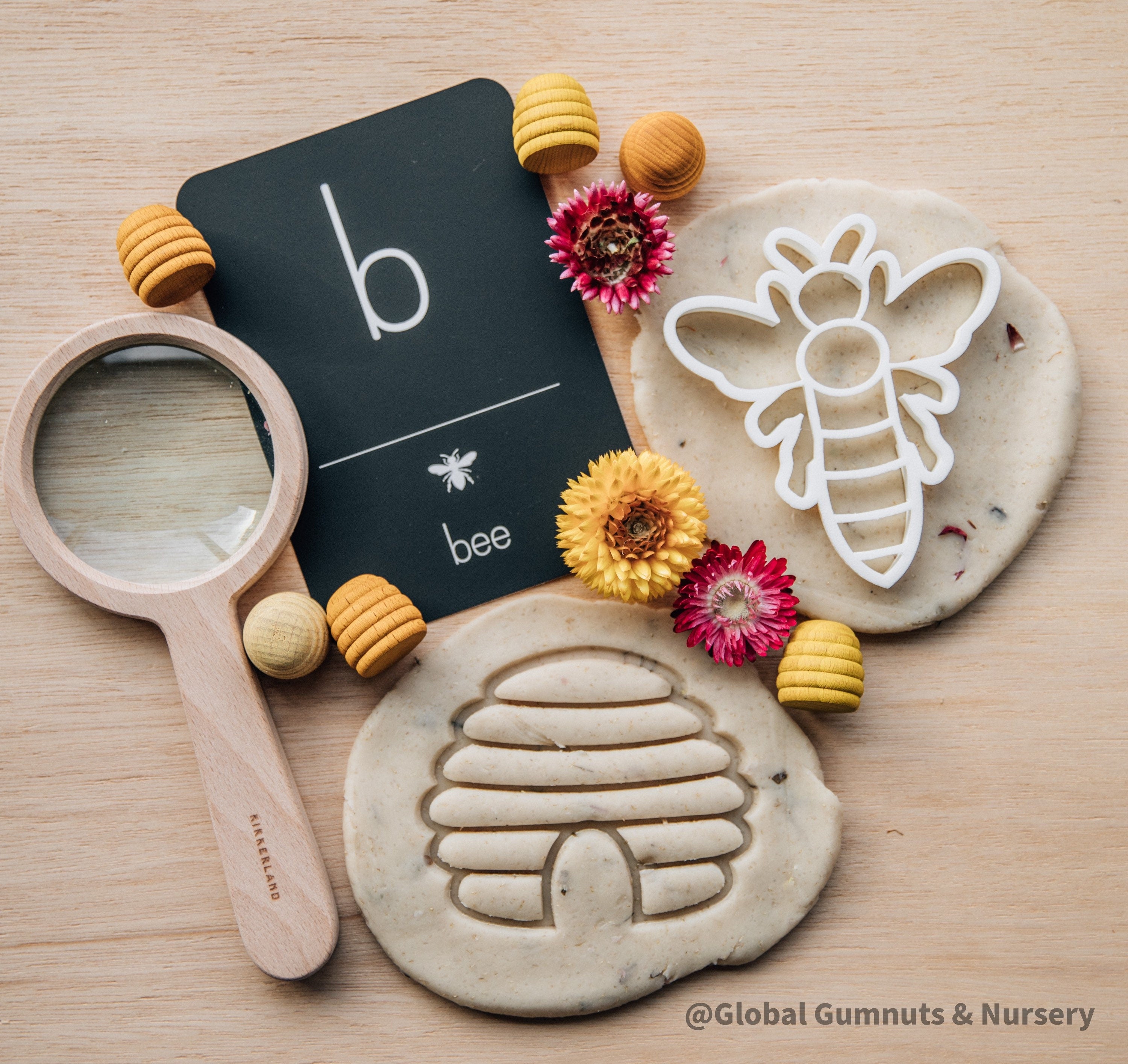 Set of lowercase animal alphabet flashcards, perfect for teaching early literacy and animal recognition in a fun way.