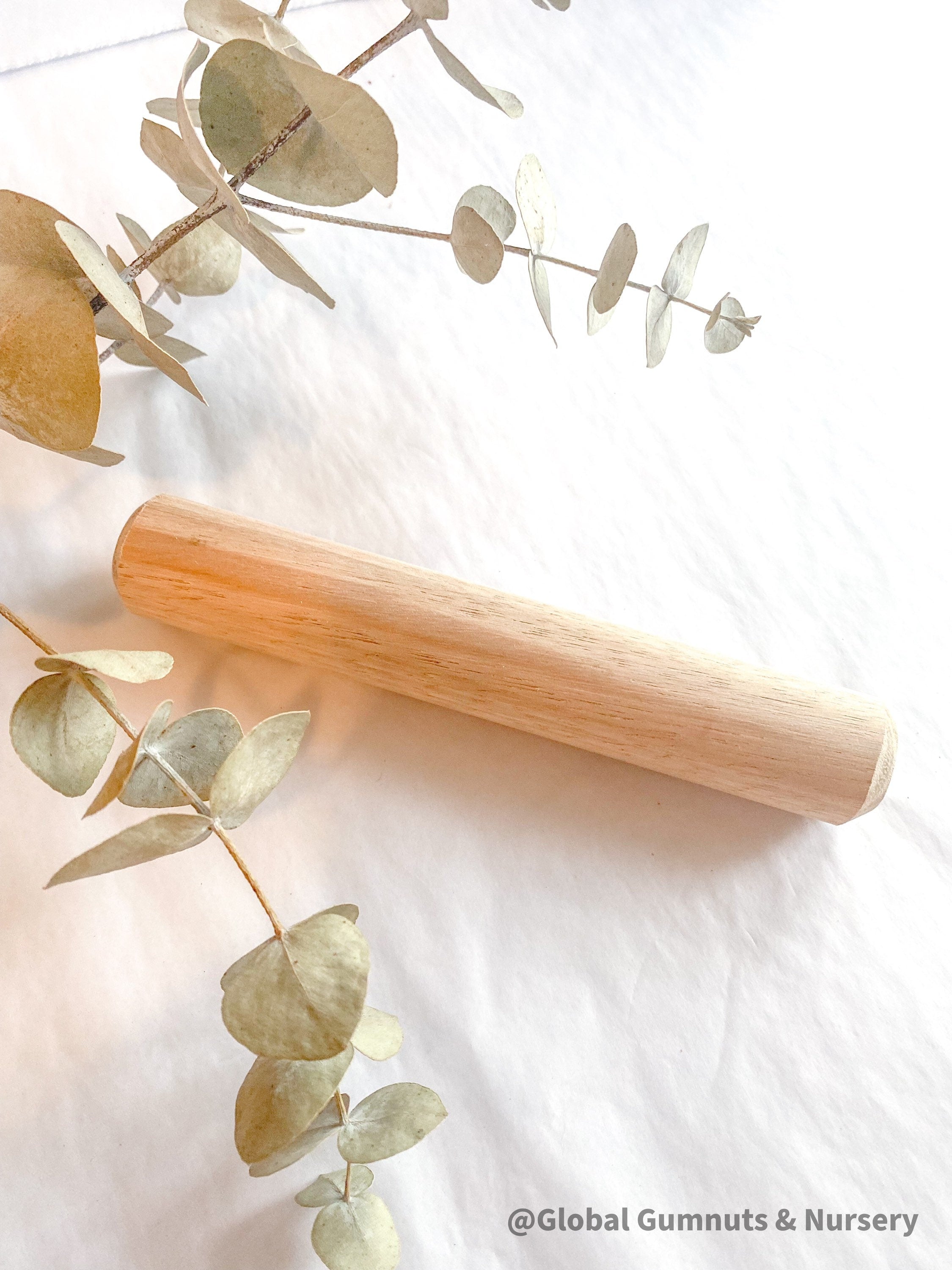 Natural Wooden Rolling Pin: 19.5cm rolling pin for baking or crafting.