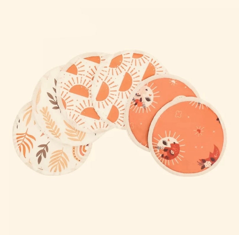 Bamboo nursing pads, eco-friendly breastfeeding essentials offering comfort and protection (12cm).