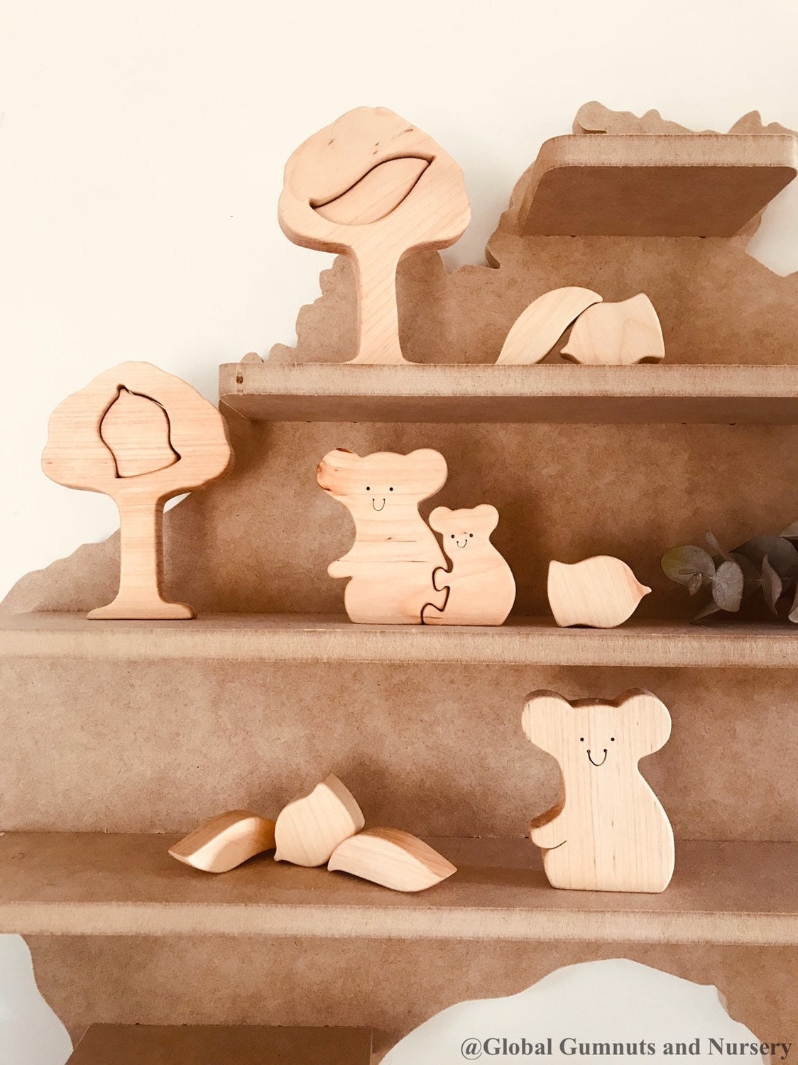 Wooden Koala & Gumnut Puzzle Set: 13-piece wooden puzzle featuring an Australian koala and gumnut design, perfect for children.