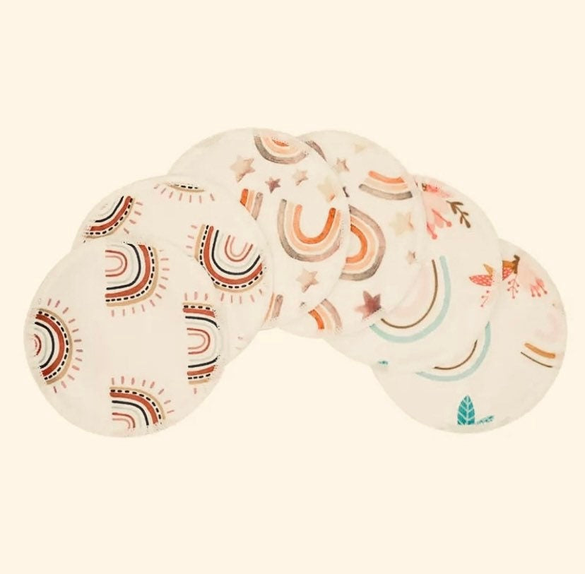 Bamboo nursing pads, eco-friendly breastfeeding essentials offering comfort and protection (12cm).