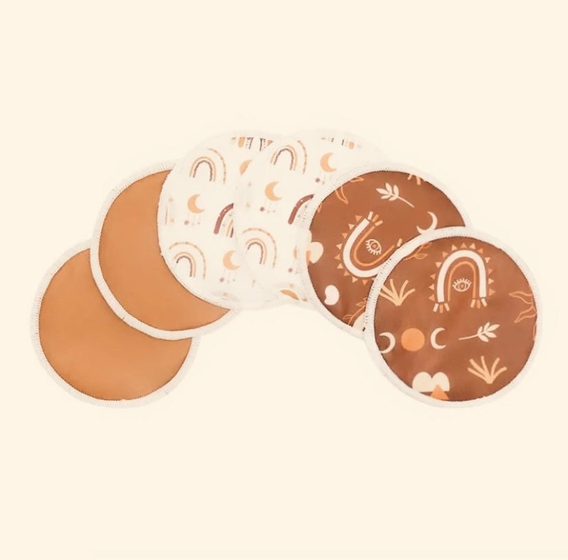 Bamboo nursing pads, eco-friendly breastfeeding essentials offering comfort and protection (12cm).