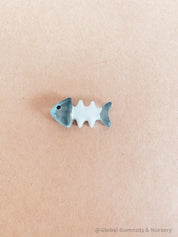 resin skeleton shark: miniature resin marine figure for underwater-themed projects.