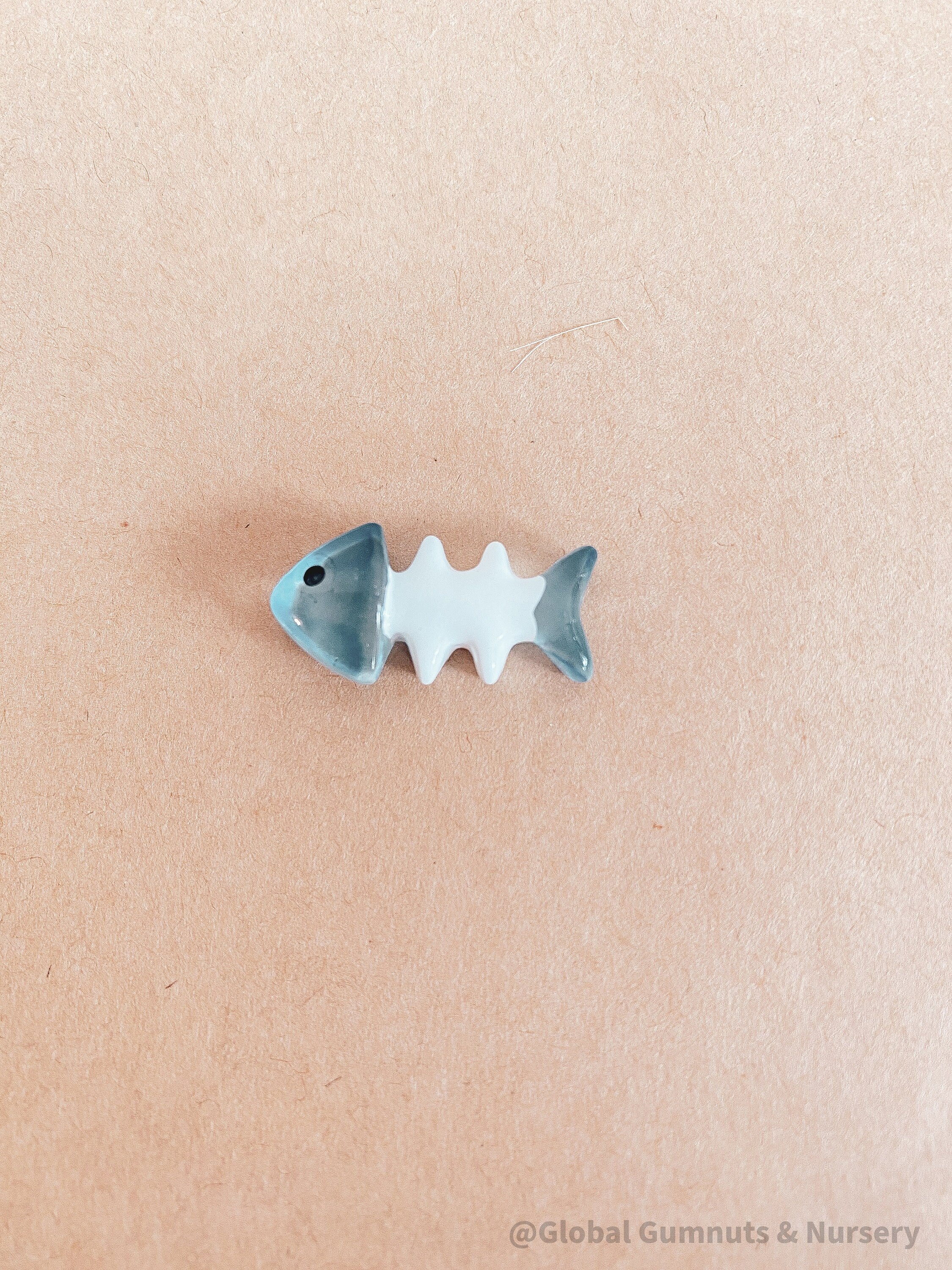 resin skeleton shark: miniature resin marine figure for underwater-themed projects.