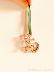 Gecko Ornament: Australian animal-themed gecko ornament for Christmas trees.