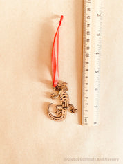 Gecko Ornament: Australian animal-themed gecko ornament for Christmas trees.