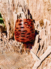 Single Hollow Tea Light – Banksia Flowers: Natural hollow tea light holder, inspired by banksia flowers, bringing charm to any setting.