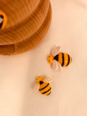 Resin Bees – Life Cycle Craft Supplies: Small resin bee set perfect for teaching insect life cycles, fairy garden crafts, or nature-themed play.
