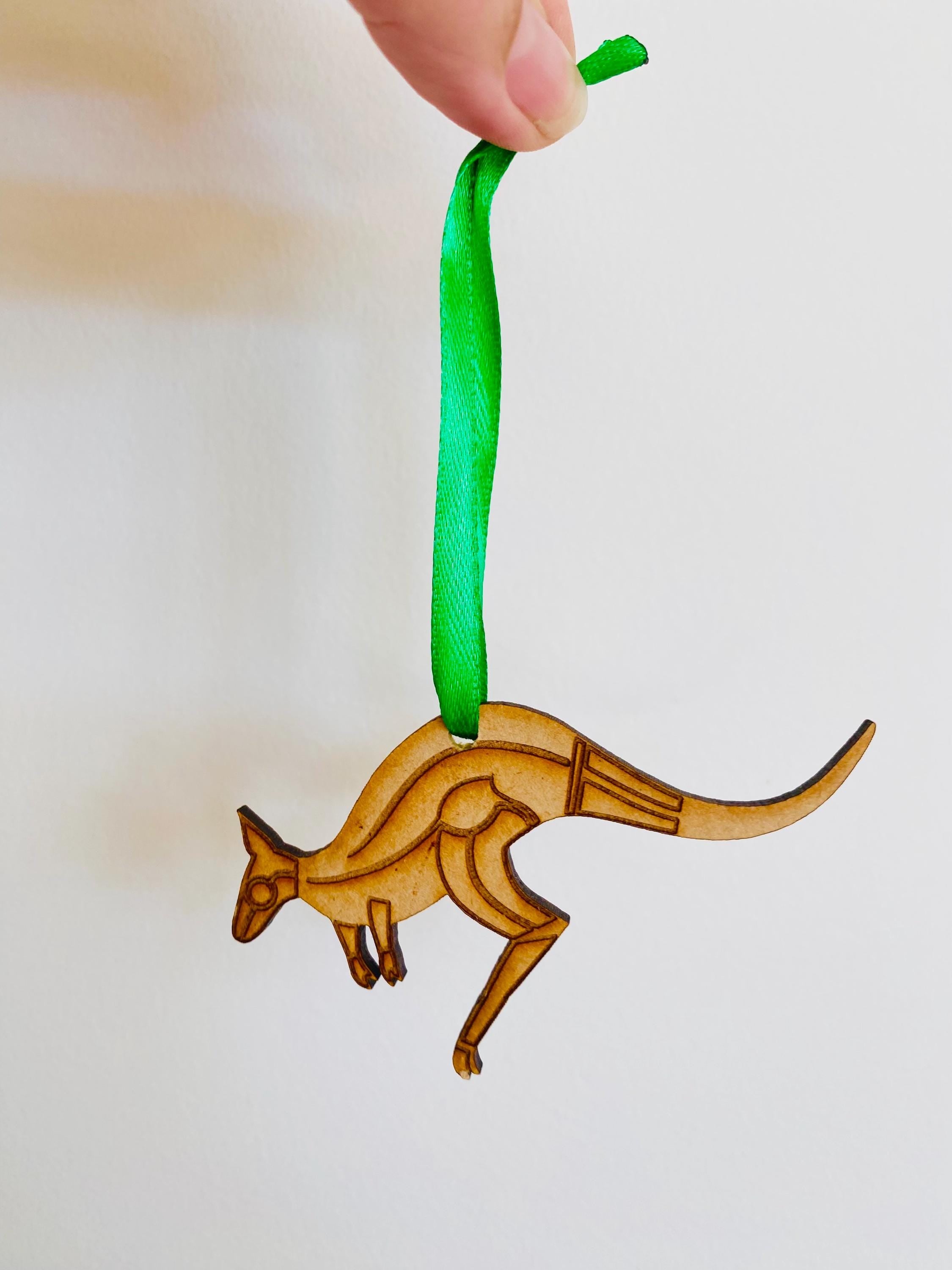 Kangaroo Australian Christmas Ornament: Wooden kangaroo ornament, ideal for Christmas tree decoration, featuring an iconic Australian animal.