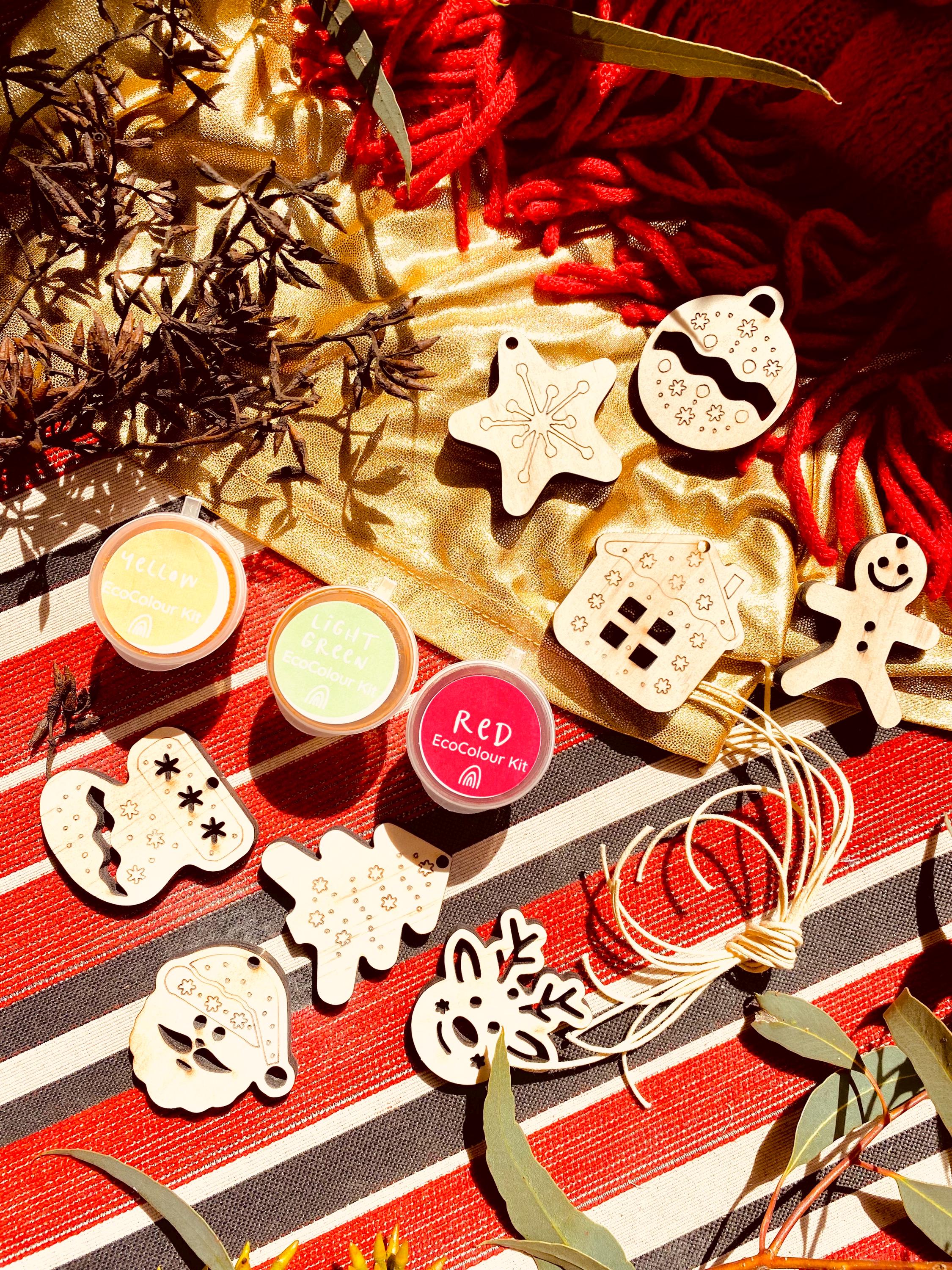 DIY Wooden Christmas Decorations Set: 8-piece Australian-themed ornaments for holiday crafting fun.