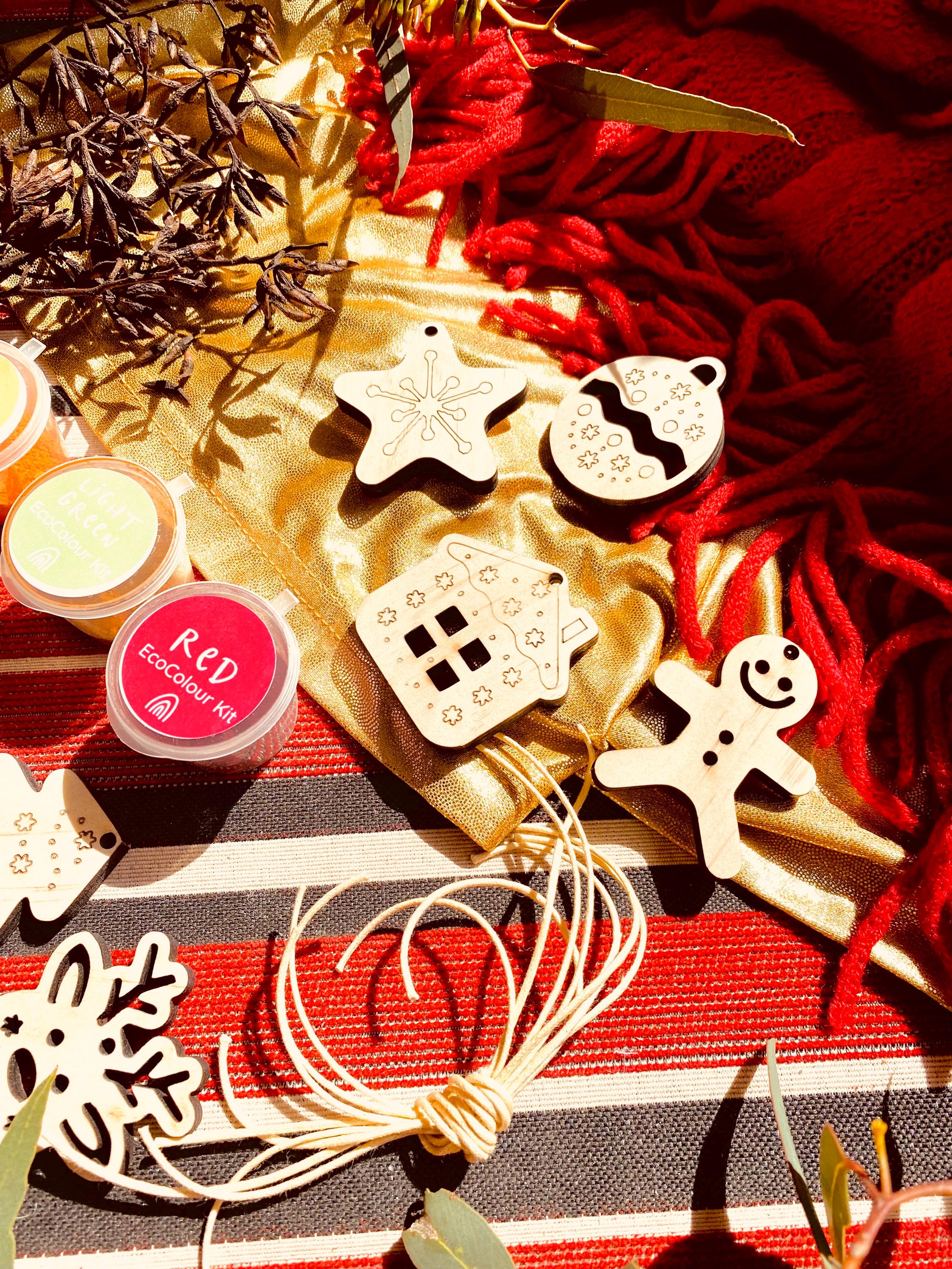 DIY Wooden Christmas Decorations Set: 8-piece Australian-themed ornaments for holiday crafting fun.