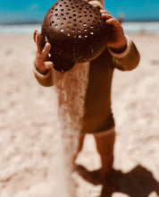 Pala para arena o agua con mango corto