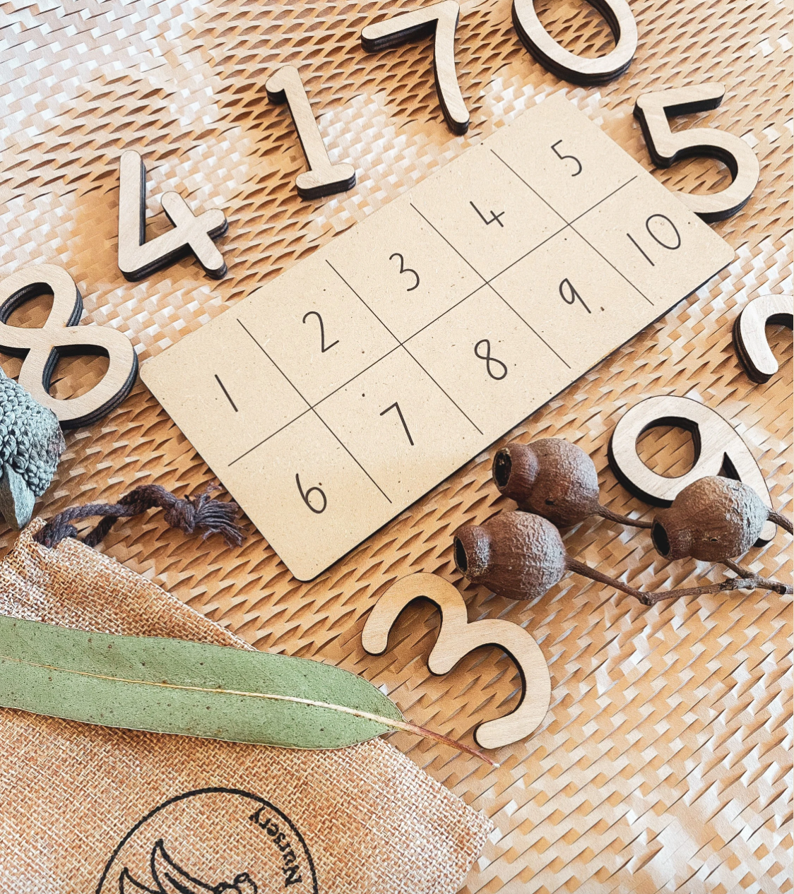 Tableau TENS numéroté en bois