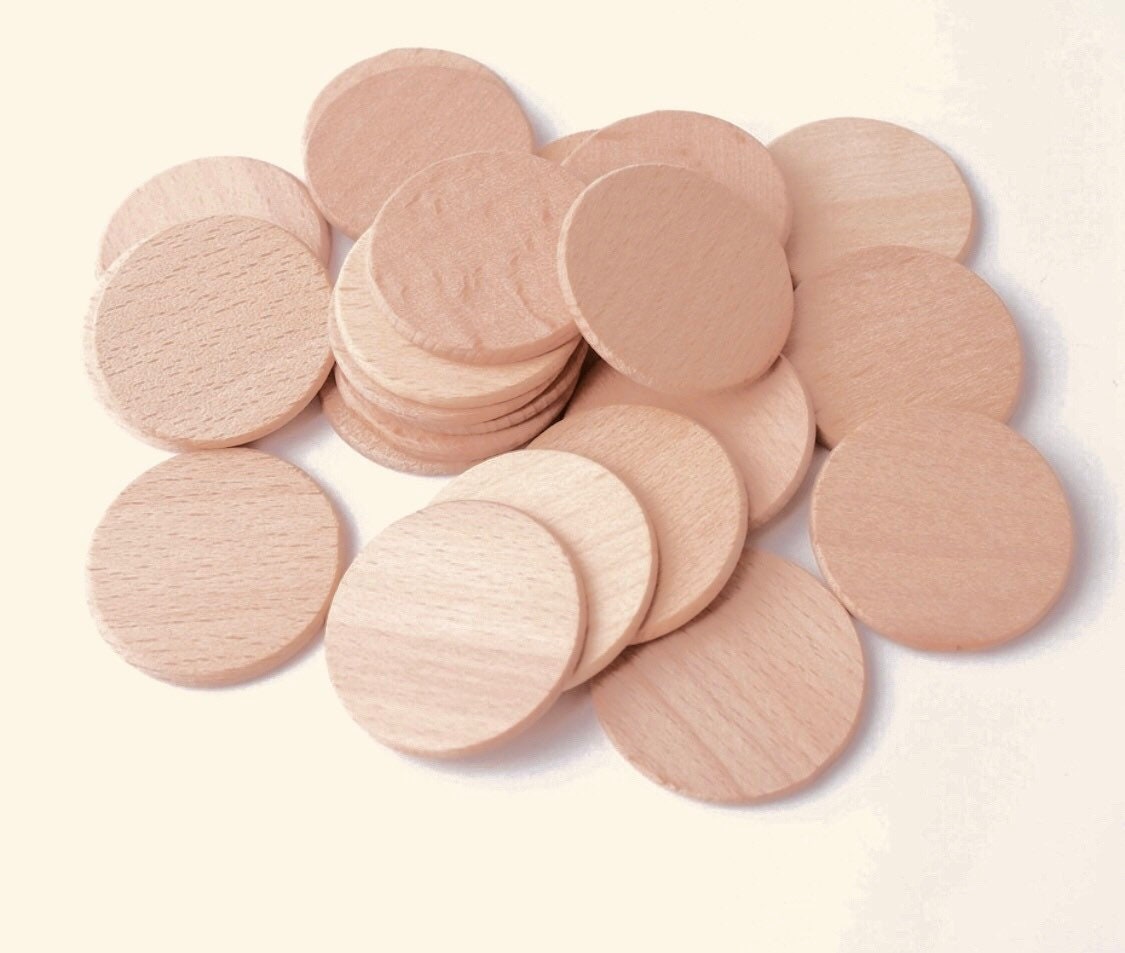 Smooth, unfinished 3.5cm round wooden discs for crafting, educational activities, or creative DIY projects.