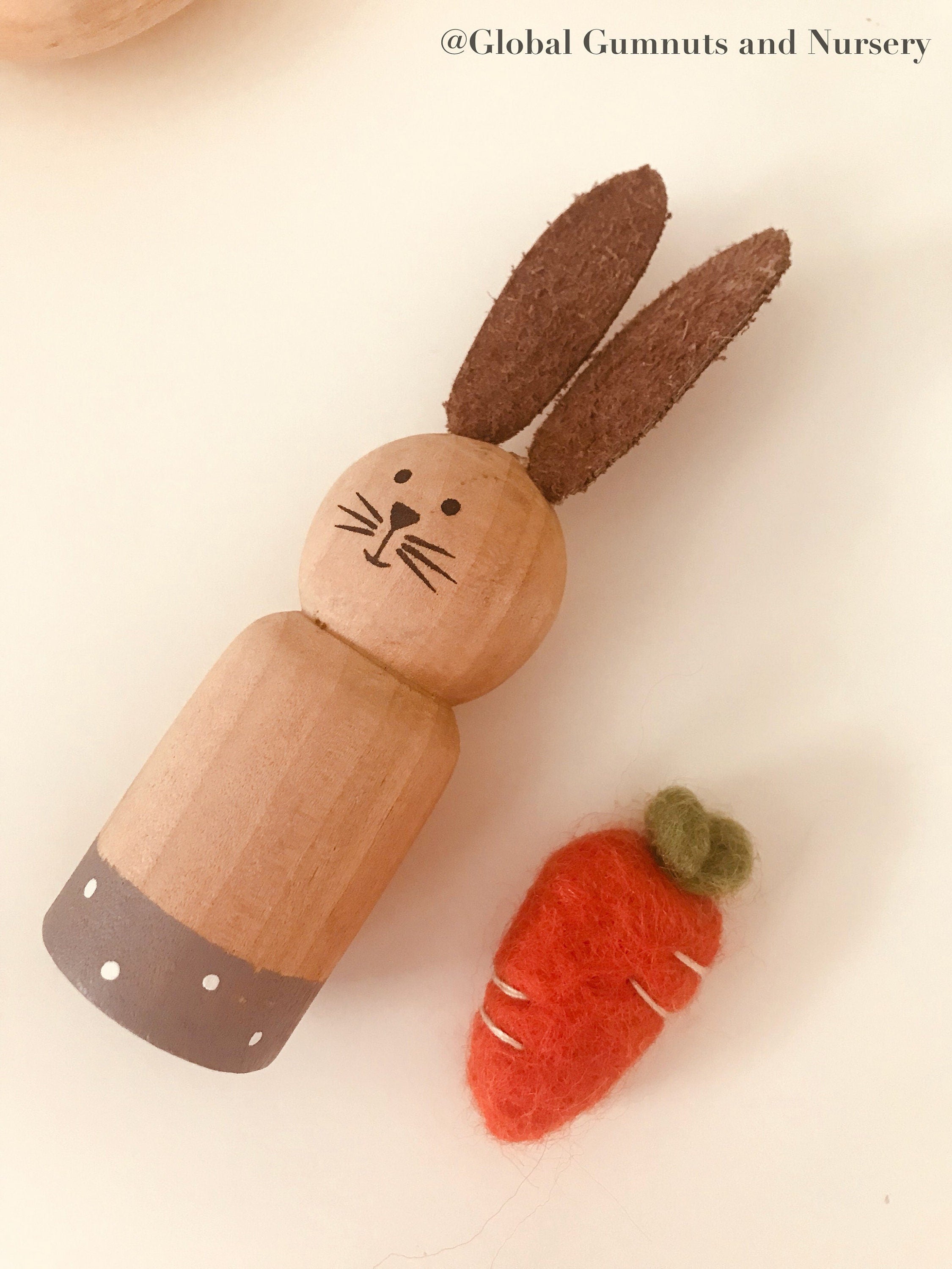 Felt Carrots: Handmade felt carrots for Easter decor and pretend play.