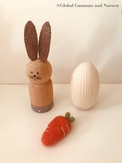 Felt Carrots: Handmade felt carrots for Easter decor and pretend play.