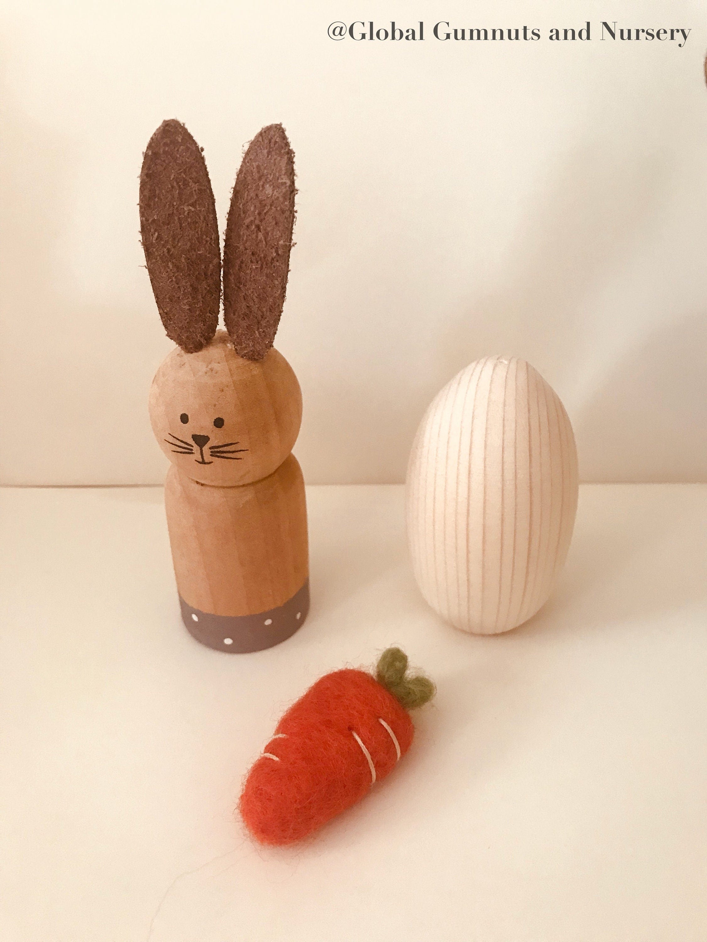 Felt Carrots: Handmade felt carrots for Easter decor and pretend play.