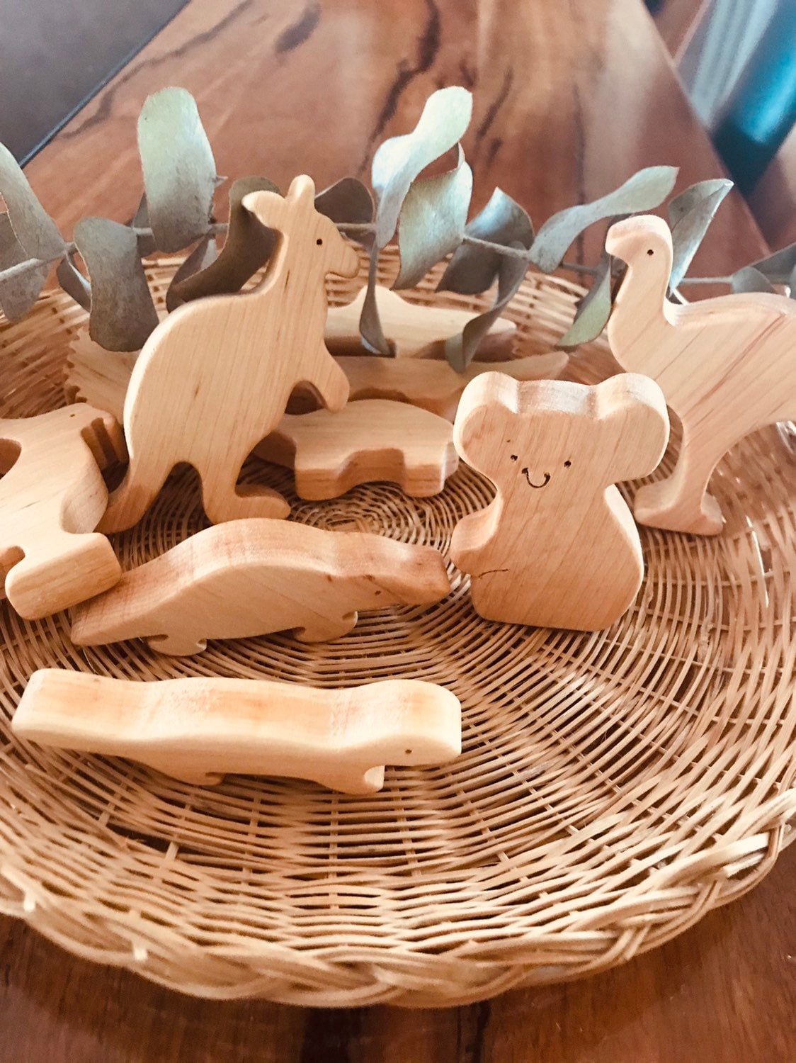 australian wood animals set: 10 wooden australian animals for creative play and learning.
