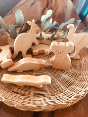 australian wood animals set: 10 wooden australian animals for creative play and learning.
