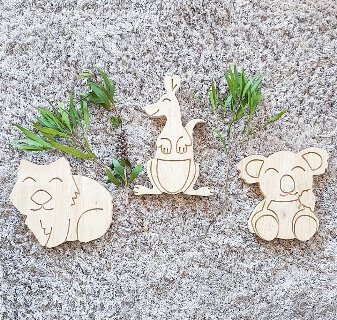 Kangaroo shelfie decor piece, handcrafted with an Australian animal theme.
