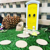 Smooth, unfinished 3.5cm round wooden discs for crafting, educational activities, or creative DIY projects.