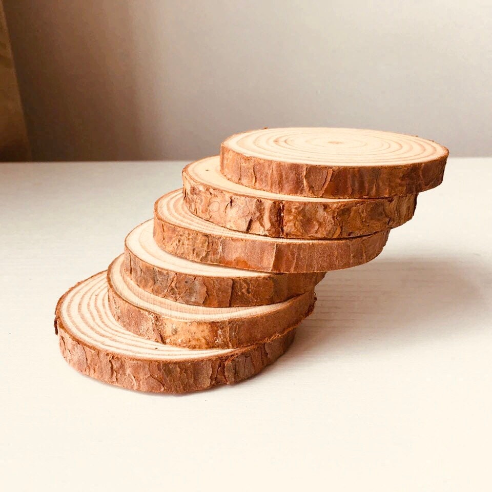 Wood Slices (4-5cm): Small and medium wood slices for rustic crafts.