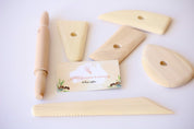 Deluxe Modelling Tool Set: Comprehensive play dough tool set for creative fun.