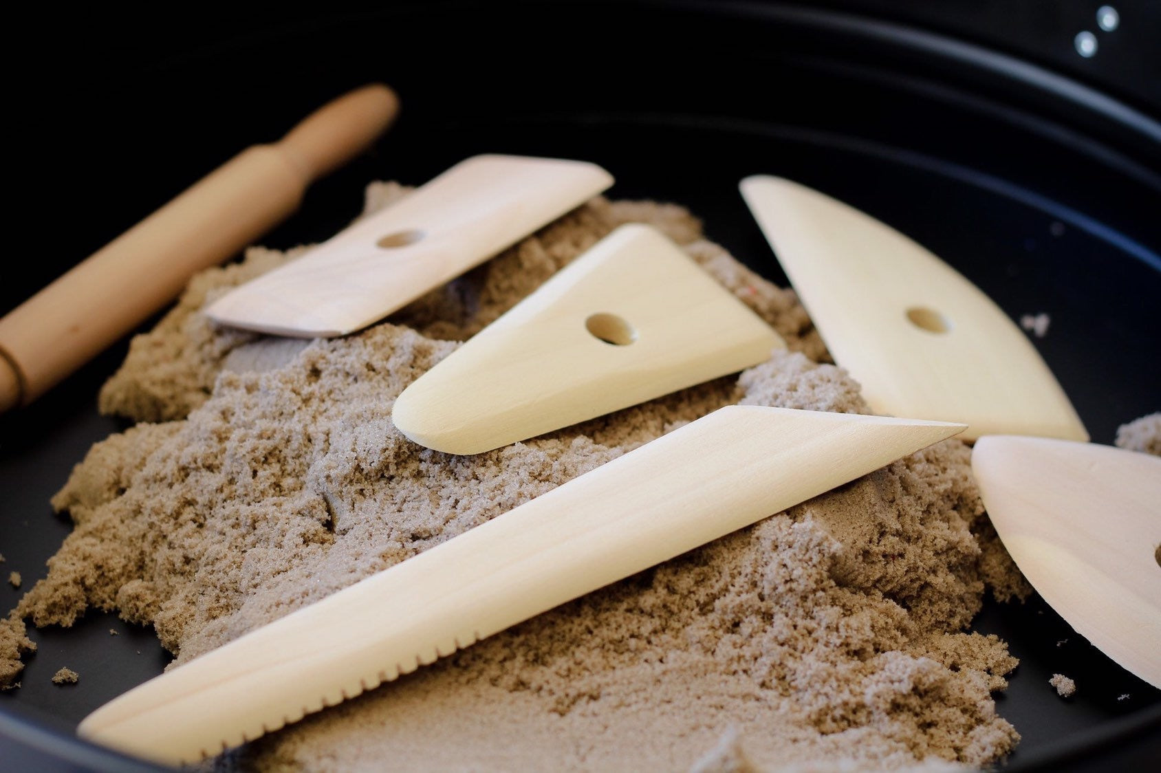 Deluxe Modelling Tool Set: Comprehensive play dough tool set for creative fun.