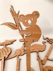 Set of 5 or 10 Australian animal wooden puppets, featuring emu, koala, kangaroo, and more. Ideal for storytelling and imaginative play.