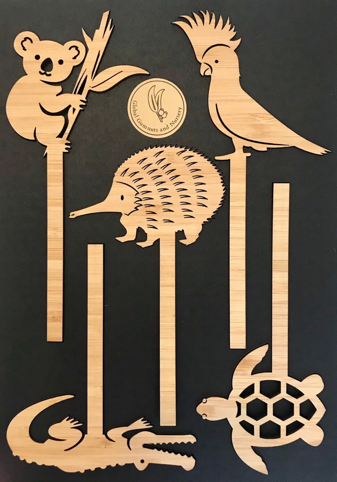 Set of 5 or 10 Australian animal wooden puppets, featuring emu, koala, kangaroo, and more. Ideal for storytelling and imaginative play.