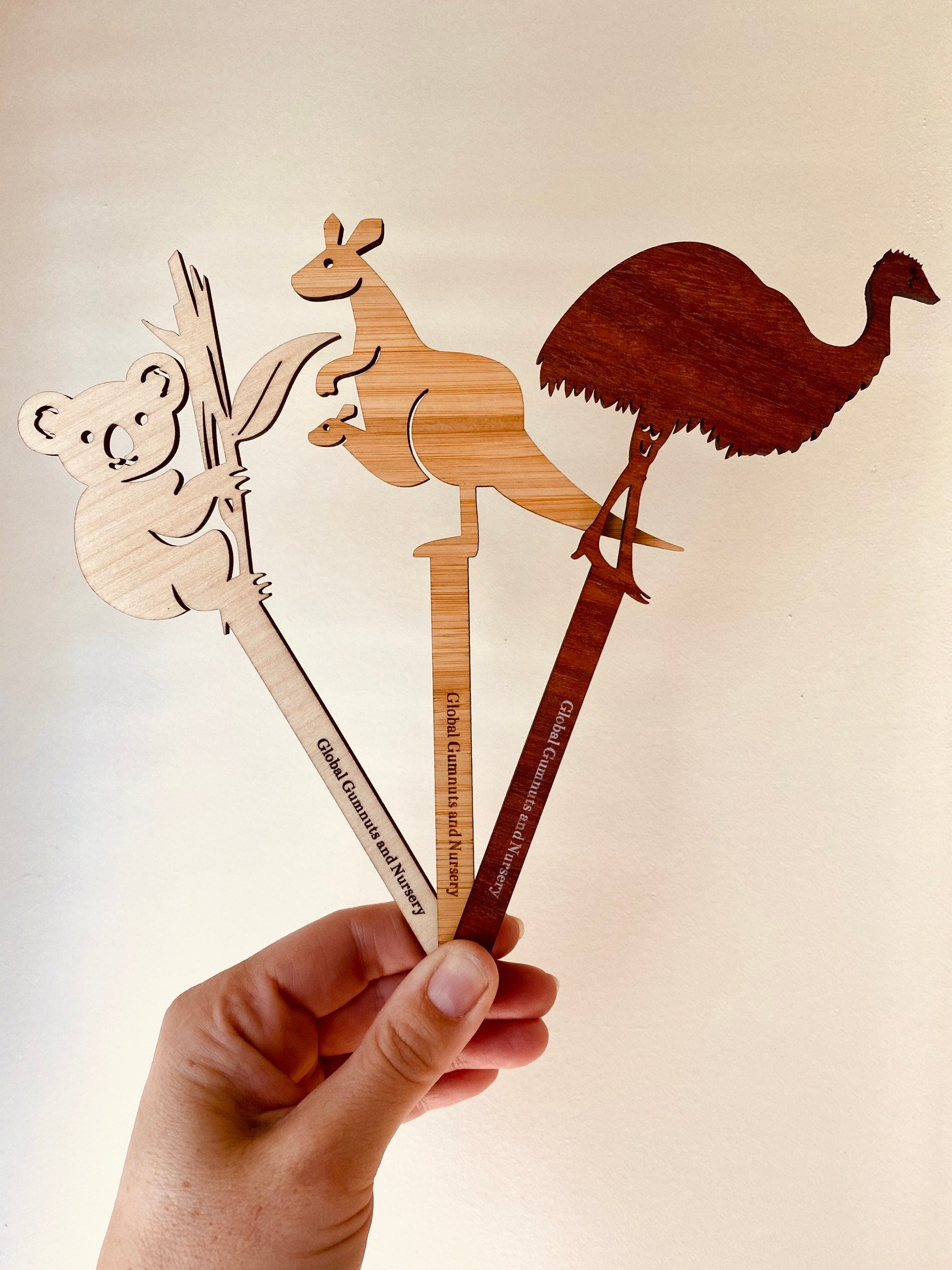 Set of 5 or 10 Australian animal wooden puppets, featuring emu, koala, kangaroo, and more. Ideal for storytelling and imaginative play.