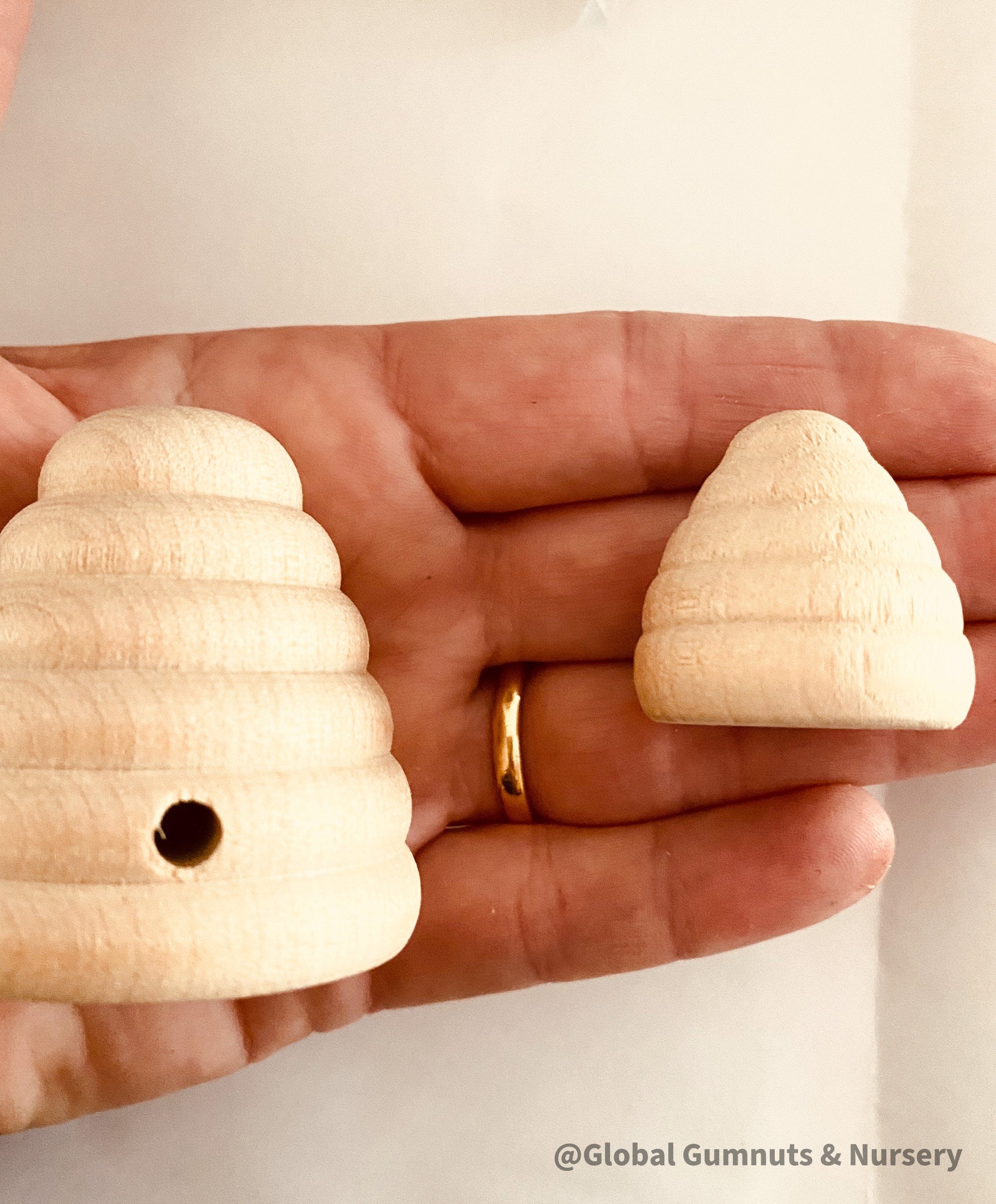 Mini Wooden Beehive: Small wooden beehive decoration, perfect for a natural display, no hole for hanging.