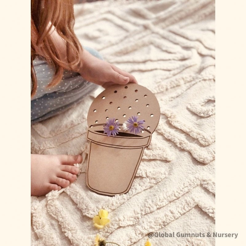 Natural wooden flower crafts, designed for little nature lovers to create their own flower pots.
