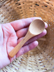 Teaspoon Scoops: Small wooden scoops for sensory play or kitchen use.