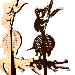 Set of 5 or 10 Australian animal wooden puppets, featuring emu, koala, kangaroo, and more. Ideal for storytelling and imaginative play.
