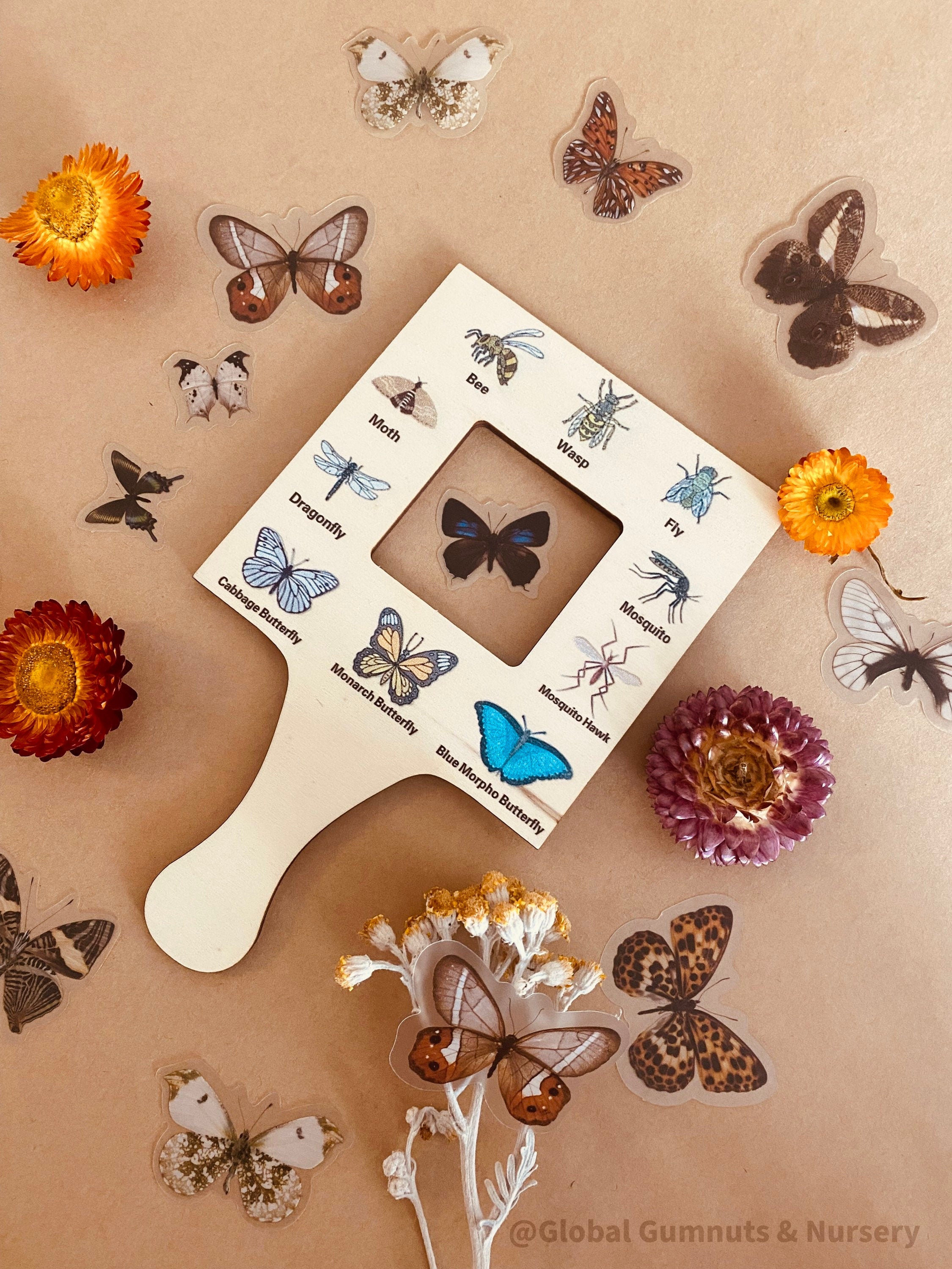 Kids View Finder: Double-sided garden critters and insect viewfinder, ideal for children to explore and inspect nature through magnified images.