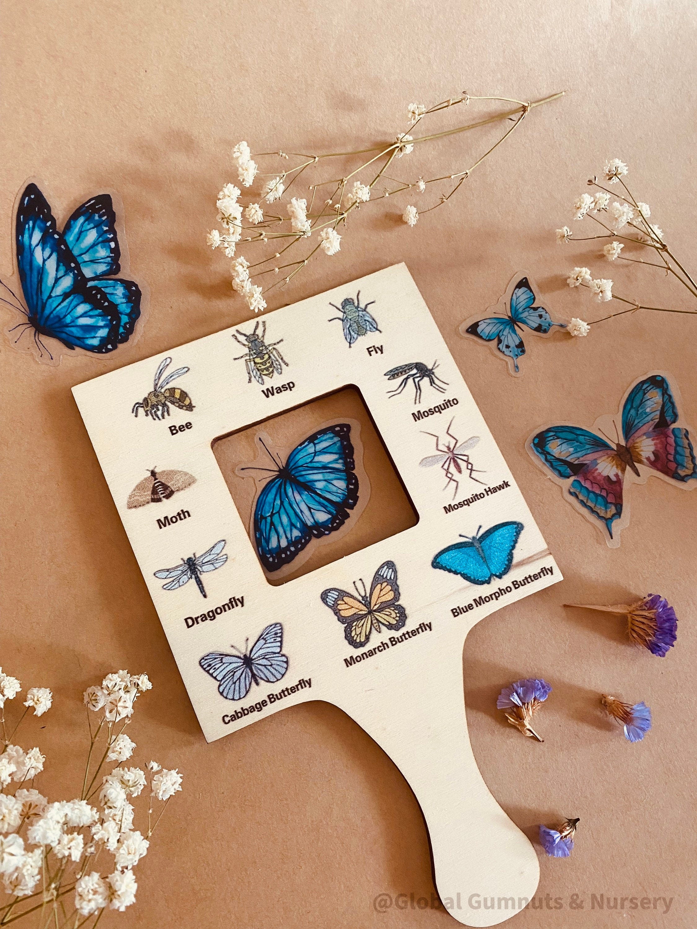 Kids View Finder: Double-sided garden critters and insect viewfinder, ideal for children to explore and inspect nature through magnified images.