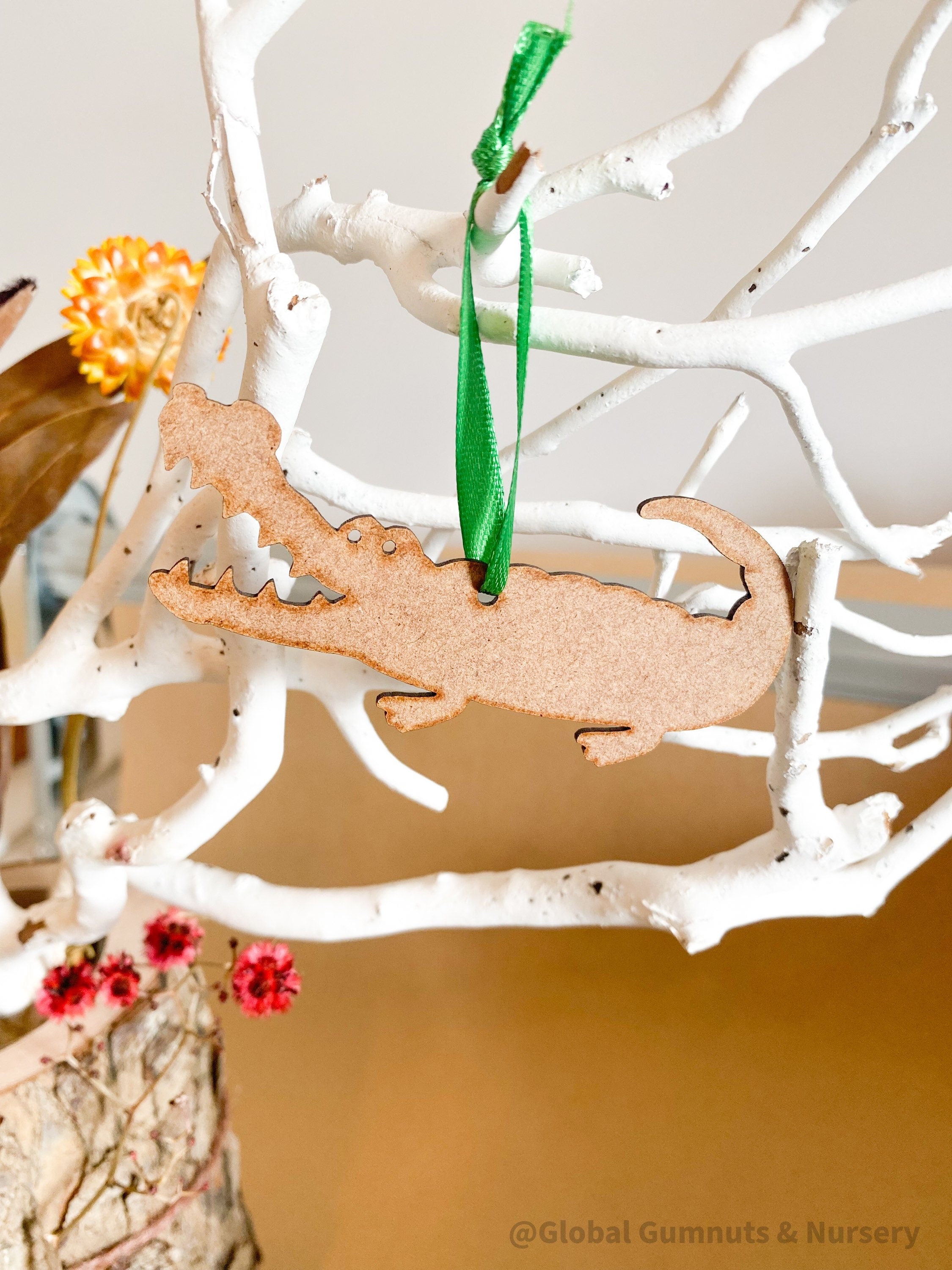 Crocodile Ornament: Crocodile-themed Australian holiday decoration.