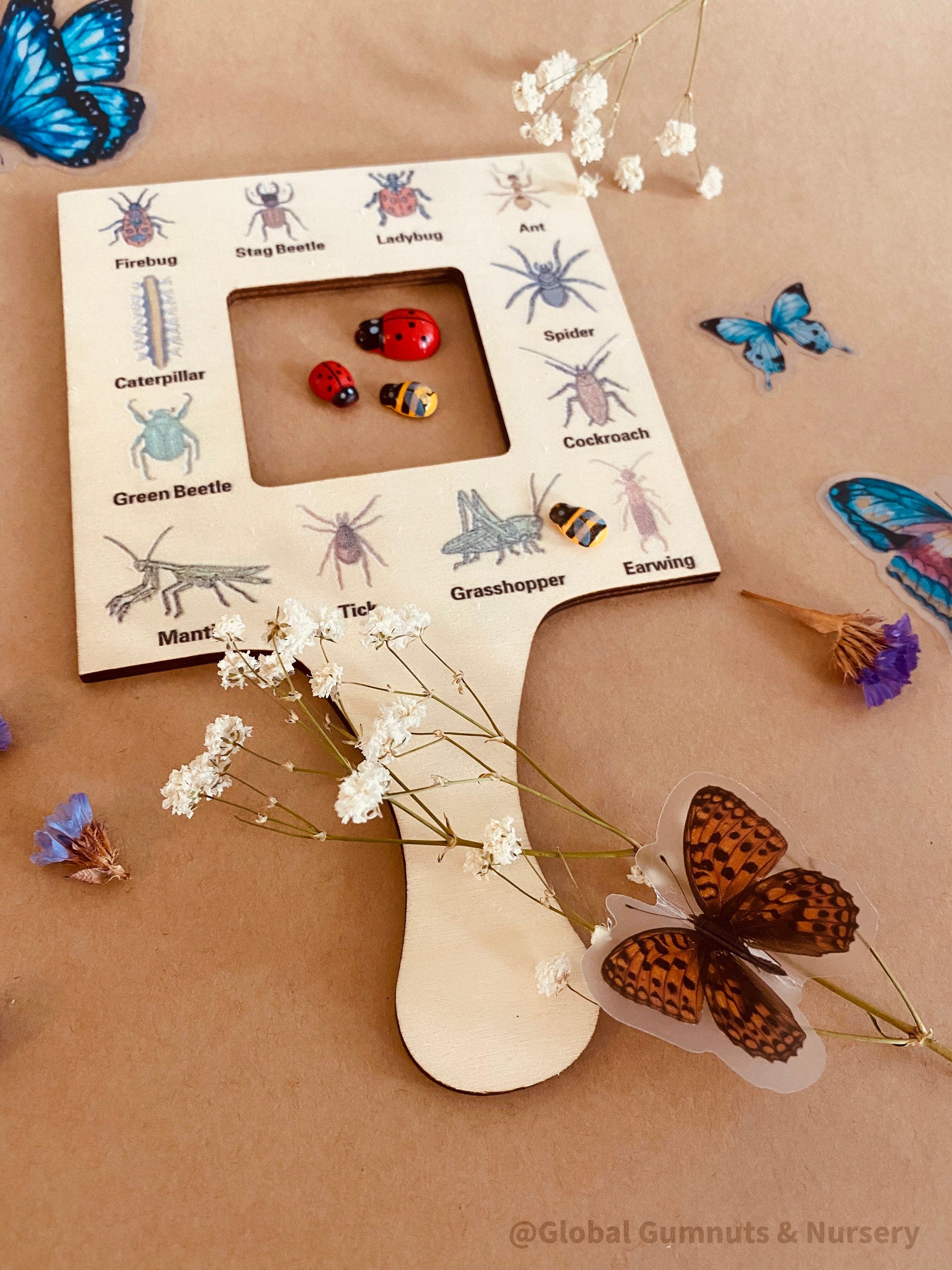 Kids View Finder: Double-sided garden critters and insect viewfinder, ideal for children to explore and inspect nature through magnified images.