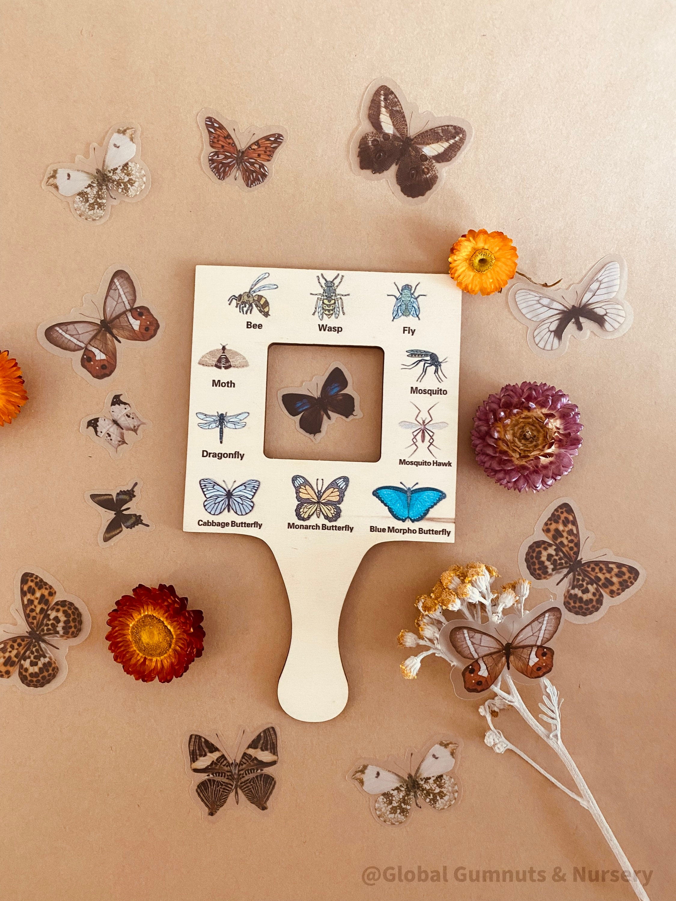 Kids View Finder: Double-sided garden critters and insect viewfinder, ideal for children to explore and inspect nature through magnified images.